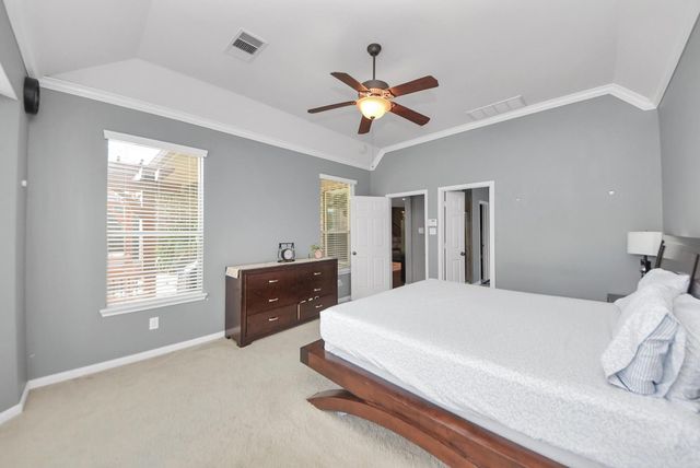 12912 Southern Manor Drive, Pearland, TX 77584