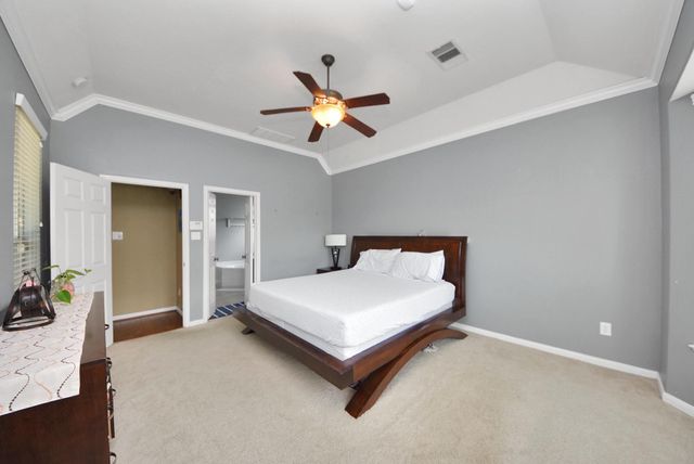 12912 Southern Manor Drive, Pearland, TX 77584