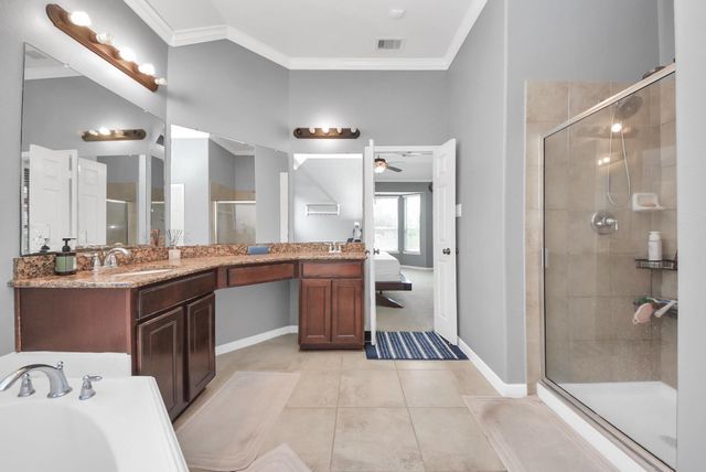 12912 Southern Manor Drive, Pearland, TX 77584