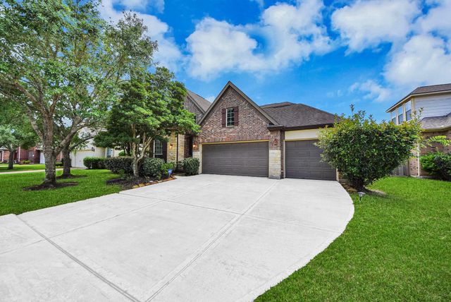 12912 Southern Manor Drive, Pearland, TX 77584