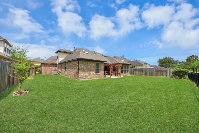 12912 Southern Manor Drive, Pearland, TX 77584