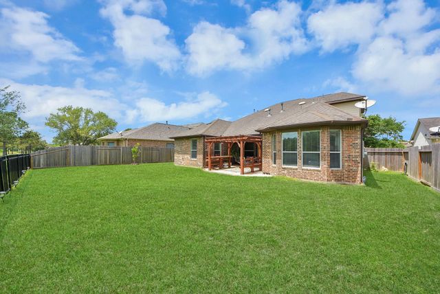 12912 Southern Manor Drive, Pearland, TX 77584