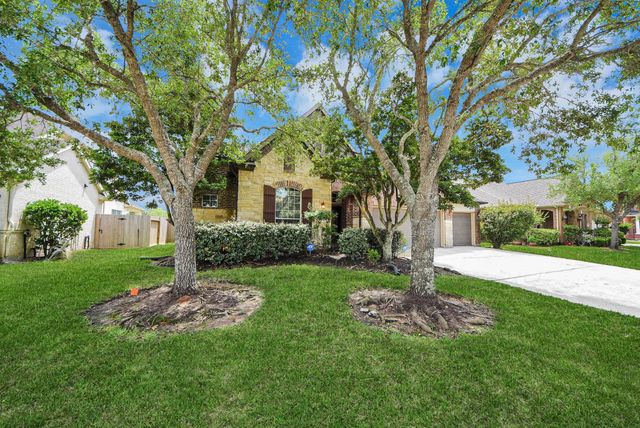 12912 Southern Manor Drive, Pearland, TX 77584