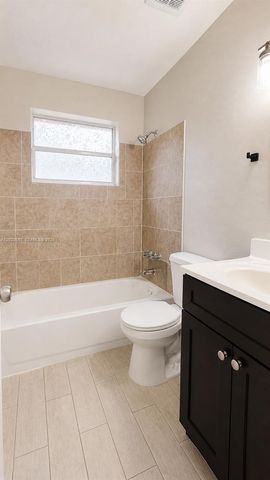 2845 NW 13th Ct 1, Fort Lauderdale, FL 33311