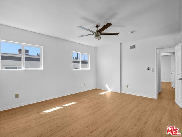 5820 S Chariton Avenue, Los Angeles, CA 90056