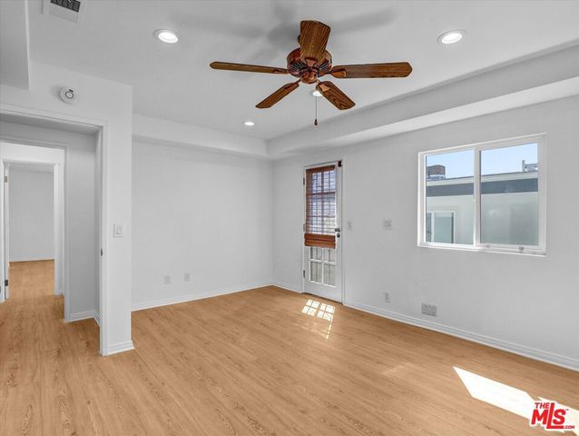 5820 S Chariton Avenue, Los Angeles, CA 90056