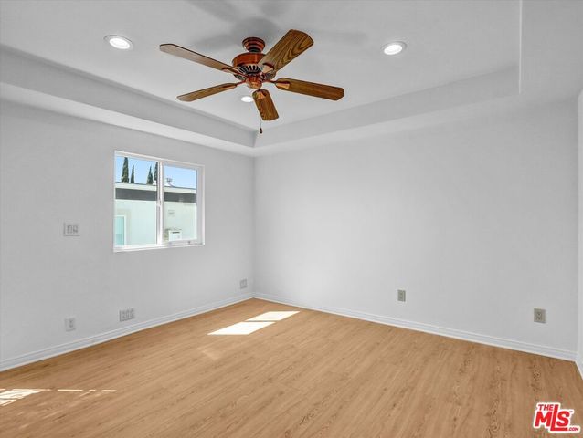 5820 S Chariton Avenue, Los Angeles, CA 90056