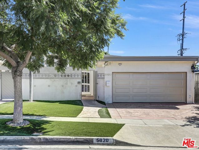 5820 S Chariton Avenue, Los Angeles, CA 90056