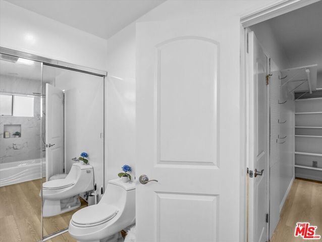 5820 S Chariton Avenue, Los Angeles, CA 90056