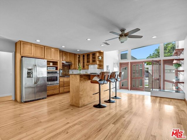 5820 S Chariton Avenue, Los Angeles, CA 90056
