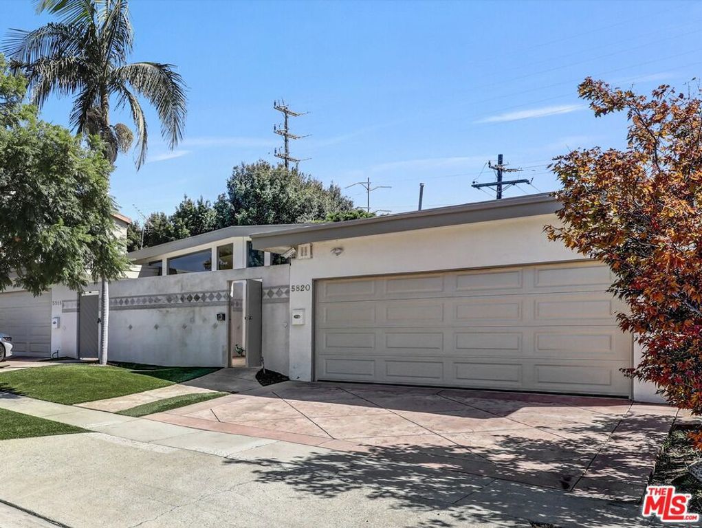 5820 S Chariton Avenue, Los Angeles, CA 90056