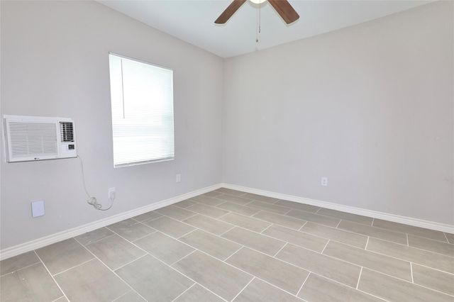 2220 Avenue L 110, Rosenberg, TX 77471