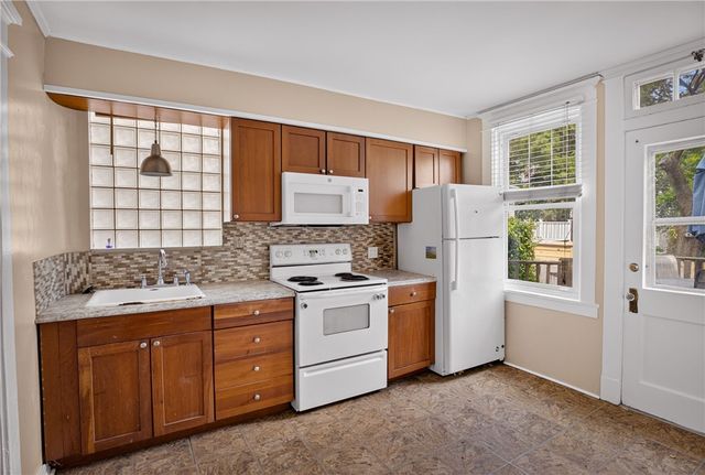 242 Breading Ave, Ben Avon, PA 15202