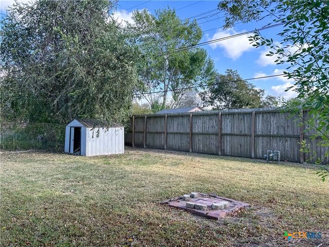4902 Dahlia, Victoria, TX 77904