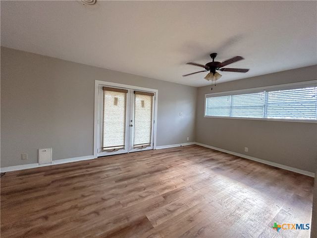 4902 Dahlia, Victoria, TX 77904