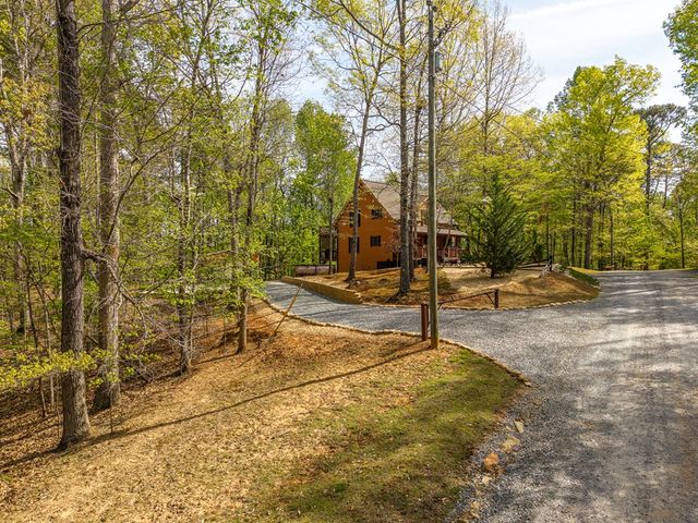 68 Noah Circle, Ellijay, GA 30540