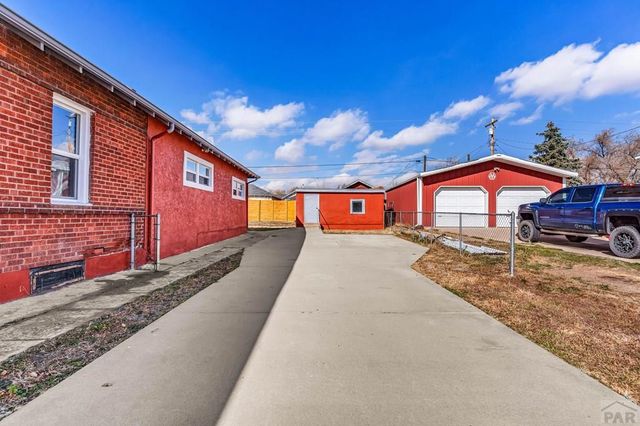 228 W 3rd St, Walsenburg, CO 81089