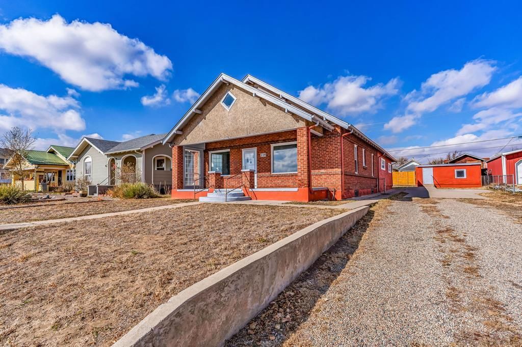 228 W 3rd St, Walsenburg, CO 81089