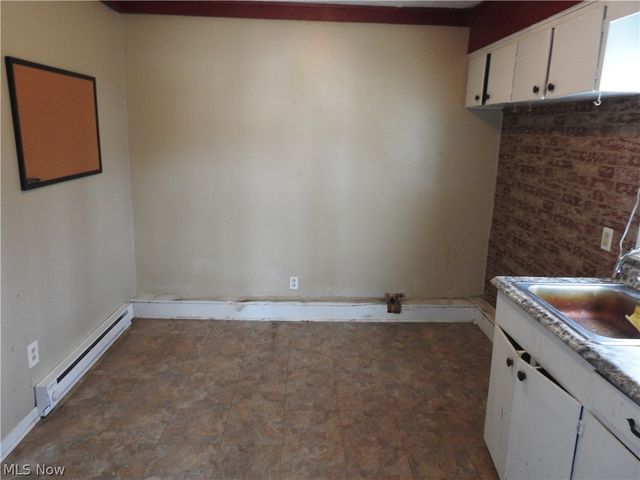 16177 Center Street, Middlefield, OH 44062