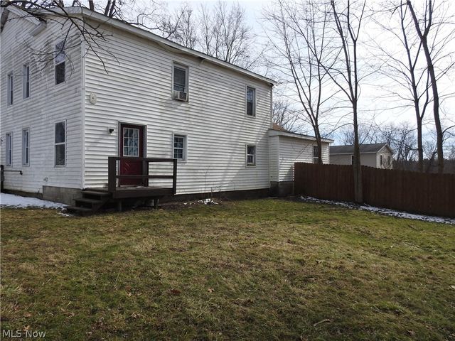 16177 Center Street, Middlefield, OH 44062