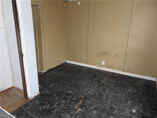 16177 Center Street, Middlefield, OH 44062