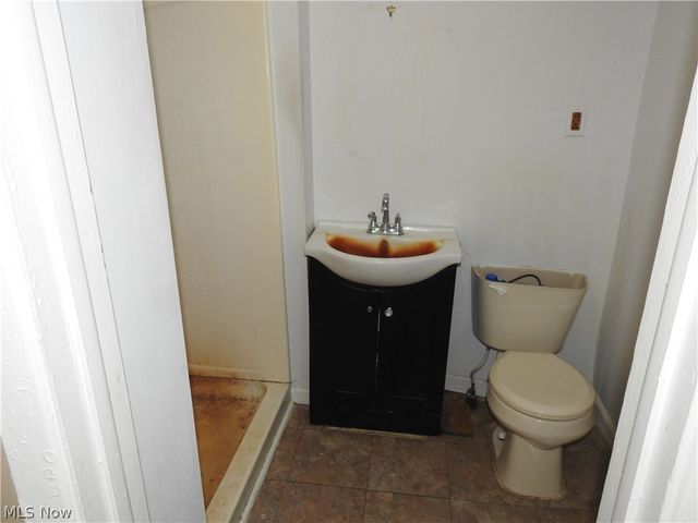 16177 Center Street, Middlefield, OH 44062