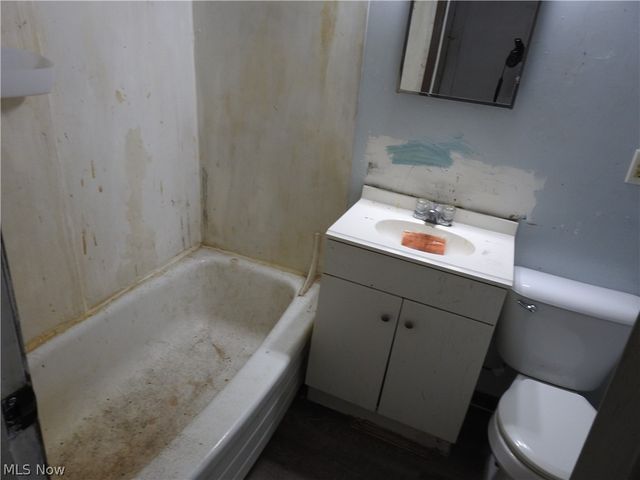 16177 Center Street, Middlefield, OH 44062