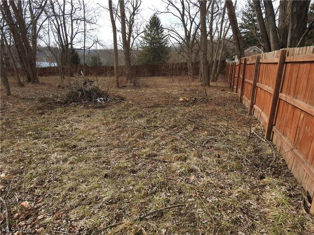 16177 Center Street, Middlefield, OH 44062