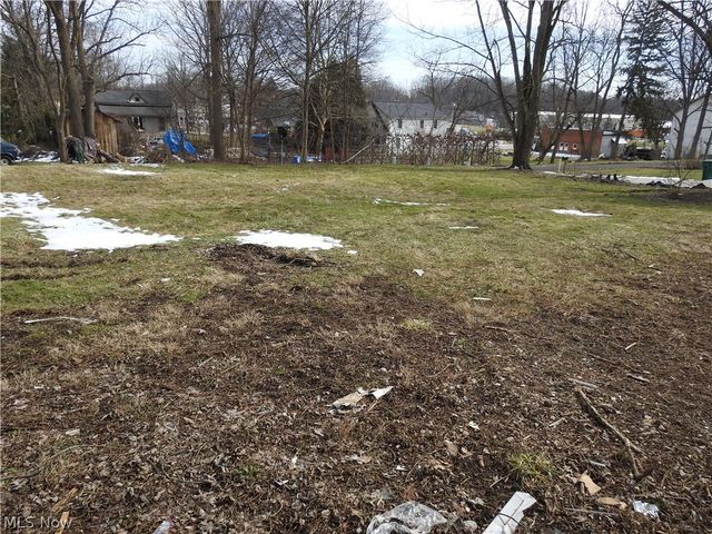 16177 Center Street, Middlefield, OH 44062