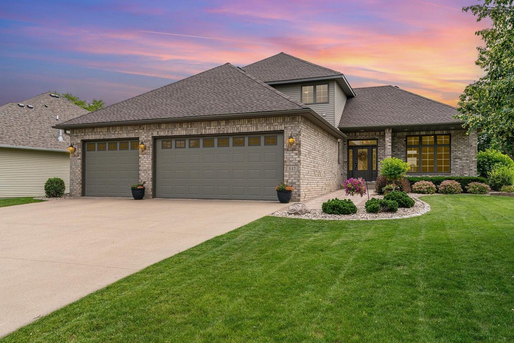 517 Redpoll Avenue SE, New Prague, MN 56071