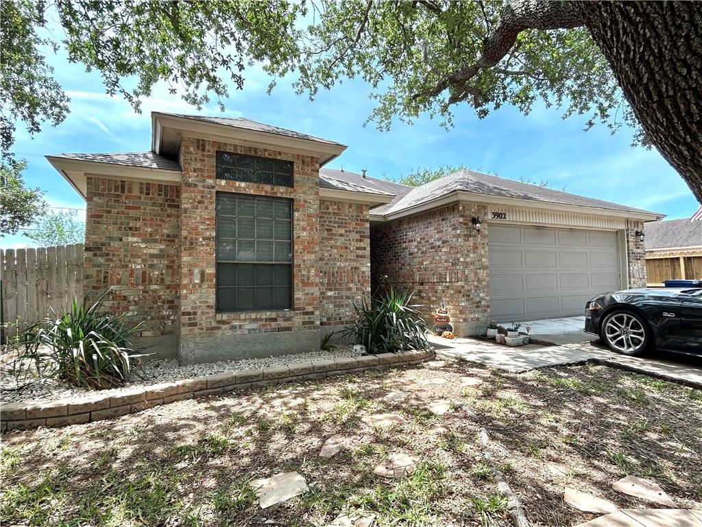 3902 Dunstain St, Corpus Christi, TX 78410