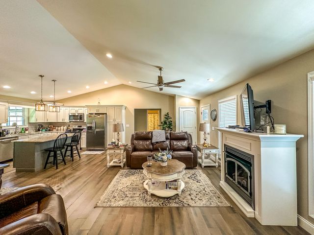 83 Mikes Lane, London, KY 40744