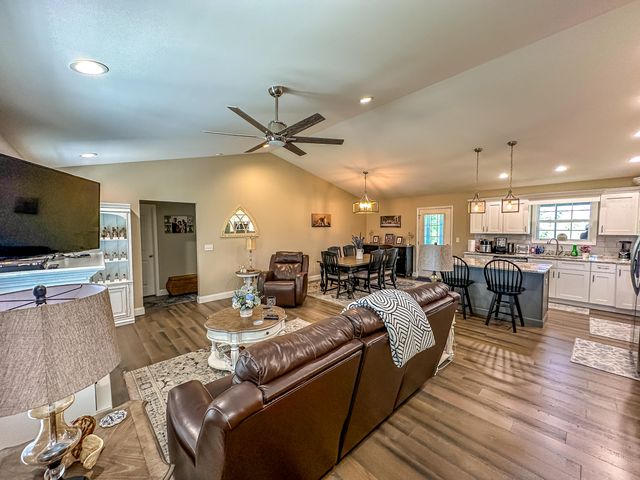 83 Mikes Lane, London, KY 40744
