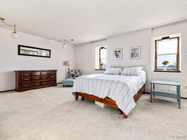 48 Regency Blvd, Pueblo, CO 81005