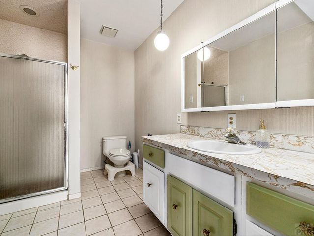 48 Regency Blvd, Pueblo, CO 81005