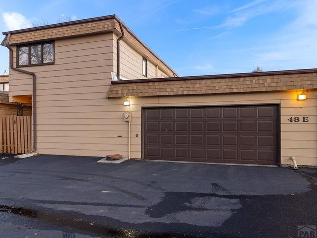 48 Regency Blvd, Pueblo, CO 81005