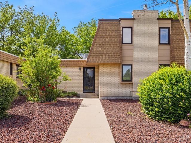 48 Regency Blvd, Pueblo, CO 81005