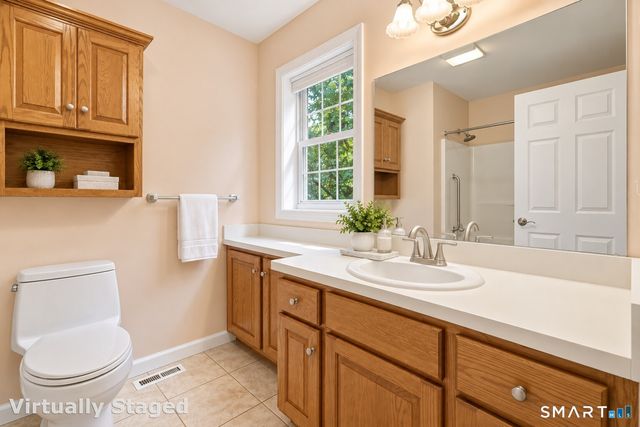 2 Hawthorne Lane 2, East Lyme, CT 06357