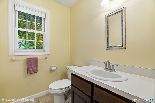 2 Hawthorne Lane 2, East Lyme, CT 06357
