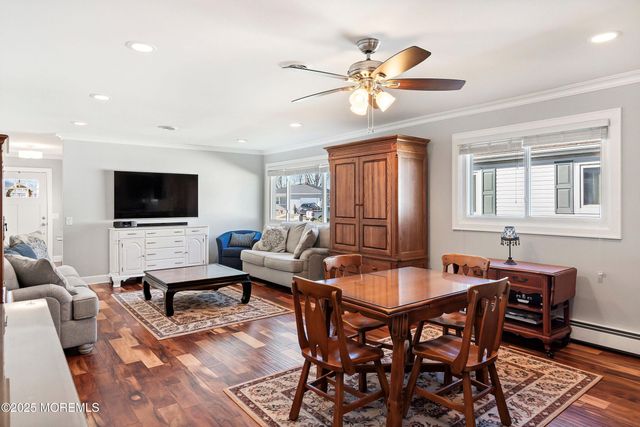 15 Aztec Court, Toms River, NJ 08757