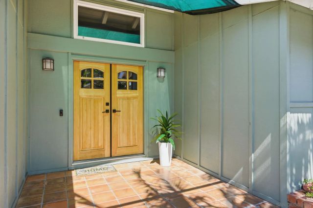 654 Schafer Place, Escondido, CA 92025