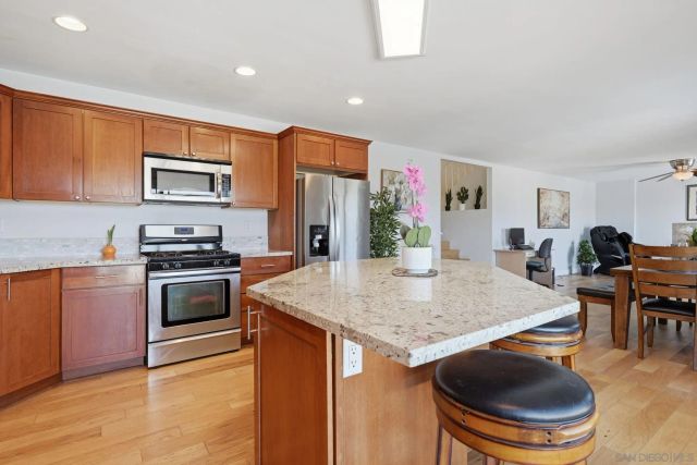 654 Schafer Place, Escondido, CA 92025