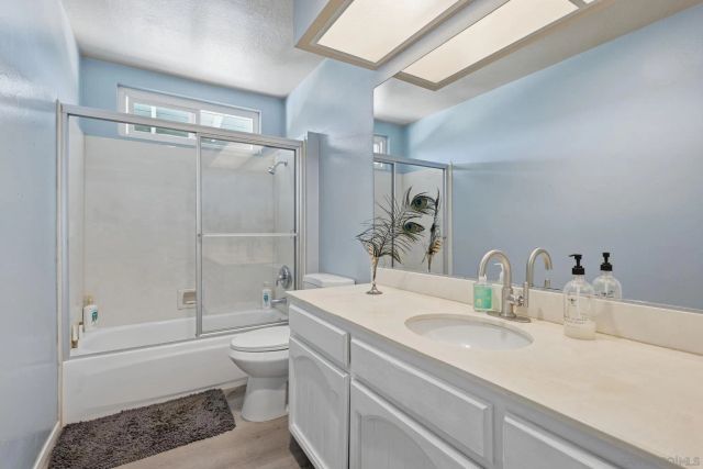 654 Schafer Place, Escondido, CA 92025