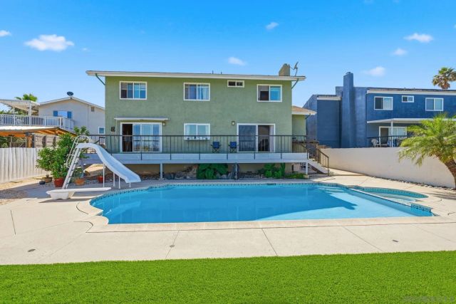 654 Schafer Place, Escondido, CA 92025