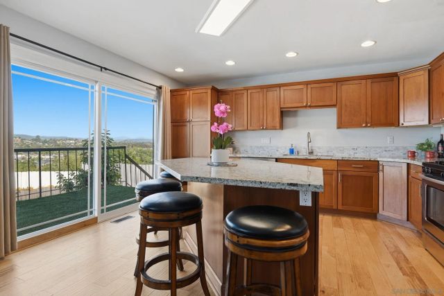 654 Schafer Place, Escondido, CA 92025