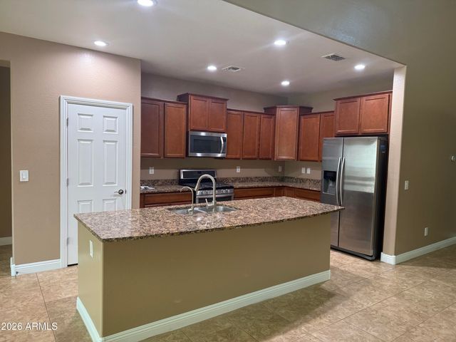 10743 W DESERT ELM Lane, Peoria, AZ 85383