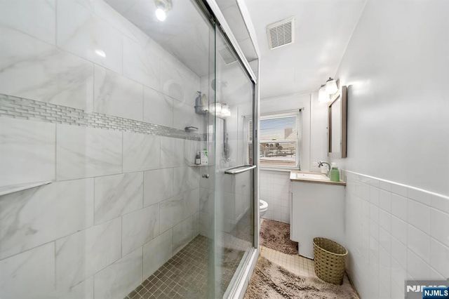 409 Hamilton Street, Harrison, NJ 07029