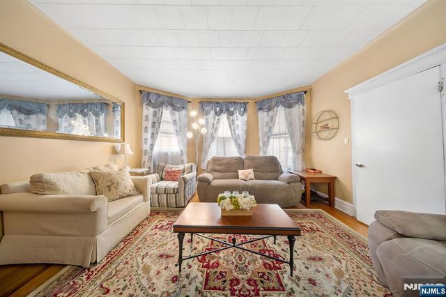 409 Hamilton Street, Harrison, NJ 07029