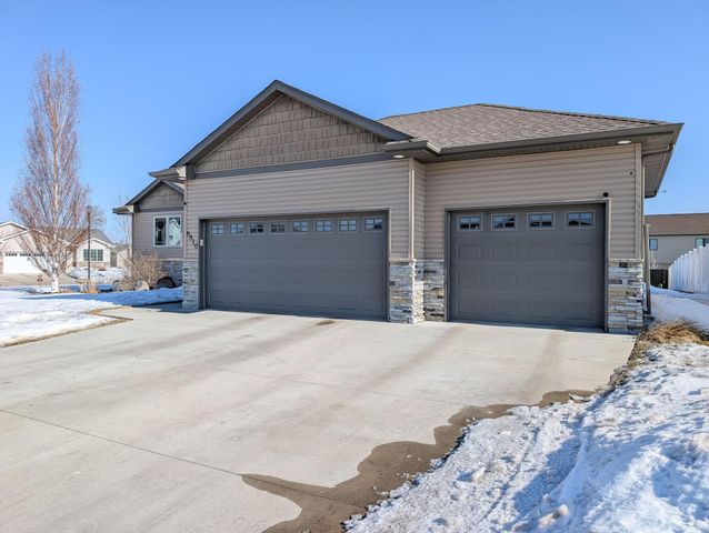 6810 24 Street S, Fargo, ND 58104