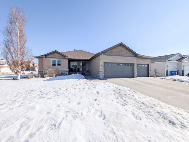 6810 24 Street S, Fargo, ND 58104